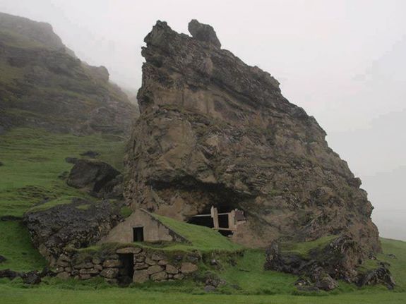 Abandoned Cottage in Iceland